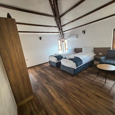 старлес * Malko Turnovo